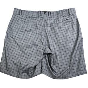 Nike Dri-Fit Golf Shorts Men's 42‎ Gray Striped Casual Elastic Waist Comfort